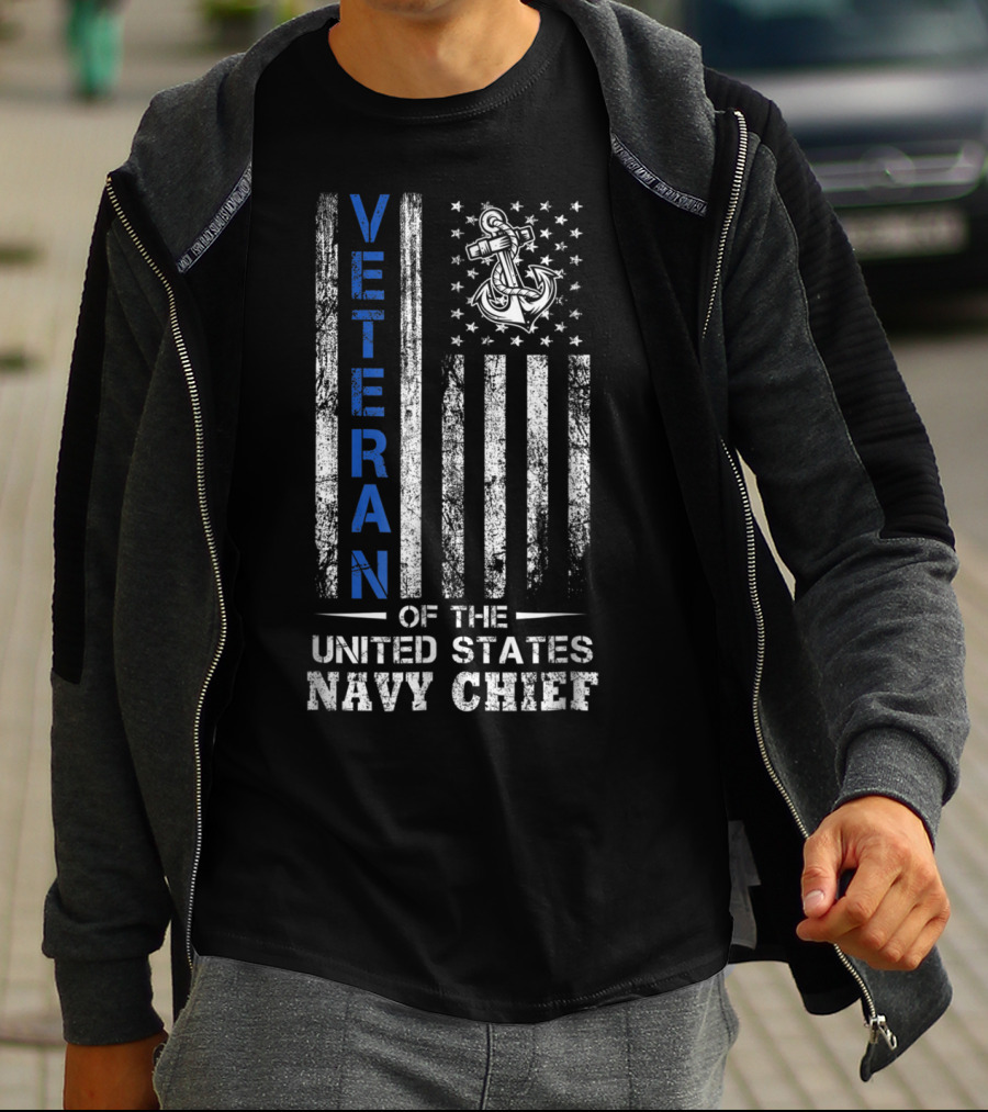 Veteran Of The United States Navy Chief With Anchor And American Flag T-Shirt