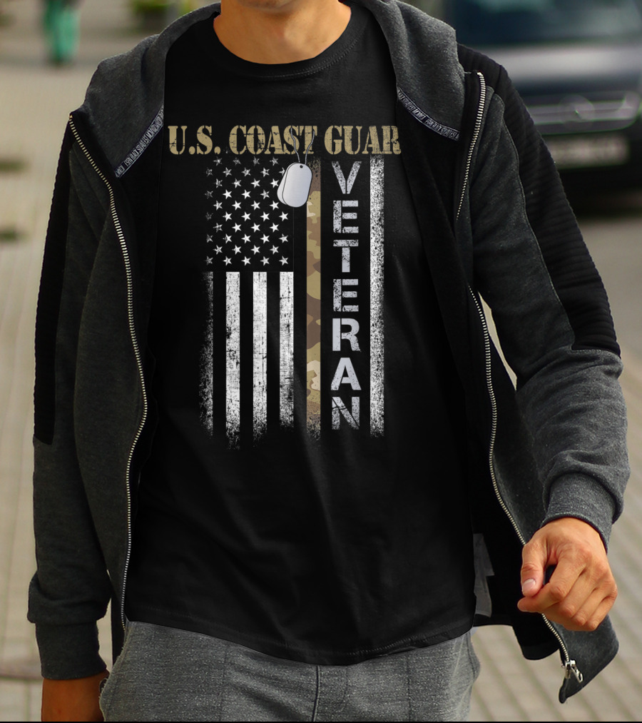 U.S. Coast Guard Veteran Vintage American Flag Camo T-Shirt