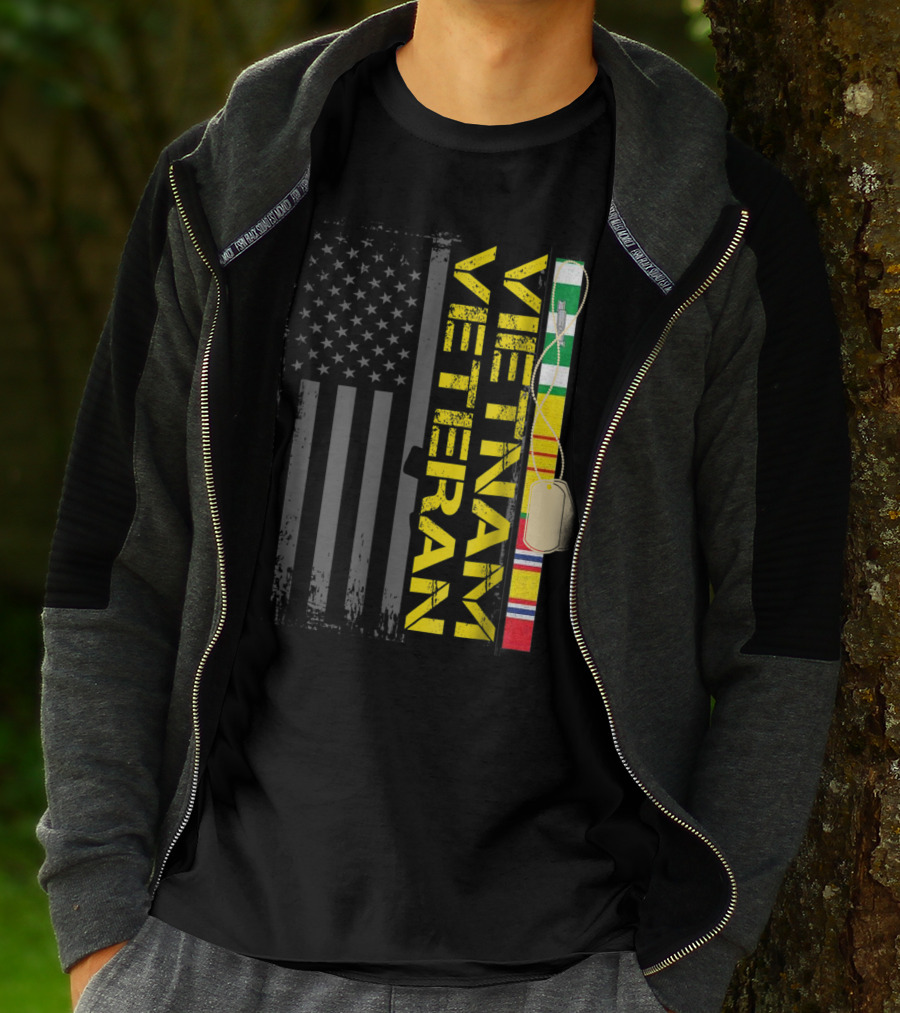 Vietnam Veteran US Flag Dog Tags Vietnam War T-Shirt