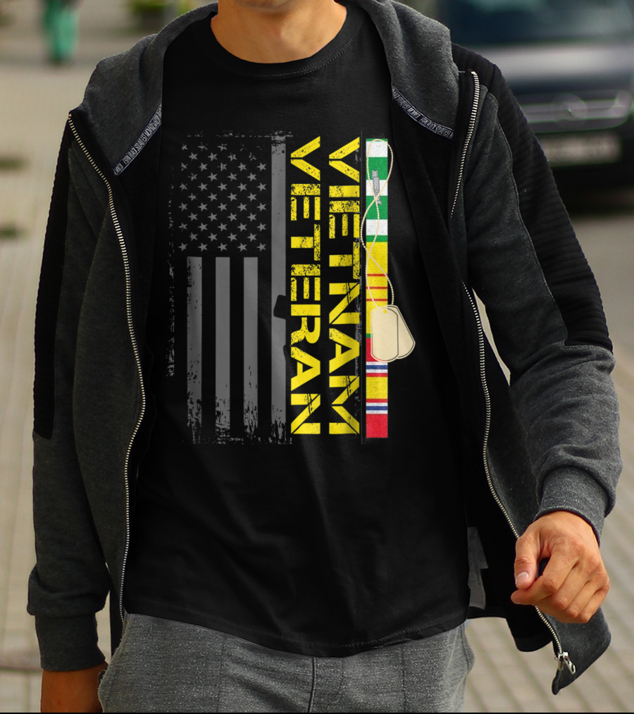 Vietnam Veteran US Flag Dog Tags Vietnam War T-Shirt