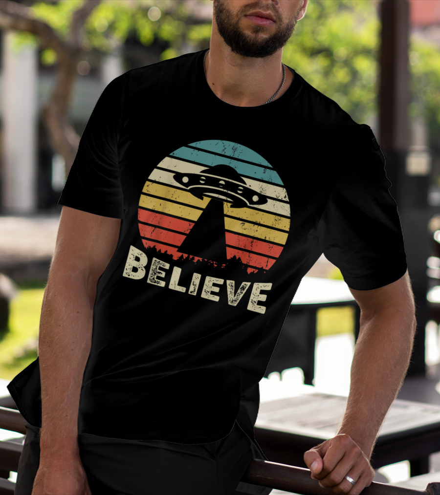 Vintage UFO Hunter Believe I Want To Believe Retro Alien T-Shirt