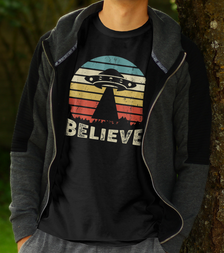Vintage UFO Hunter Believe I Want To Believe Retro Alien T-Shirt