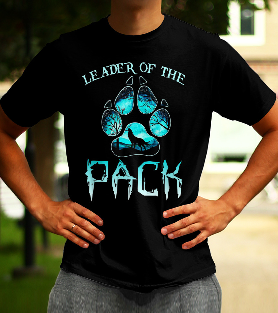 Leader Of The Pack Howling Wolf Silhouette In Pawprint For Dog And Pet Lovers T-Shirt