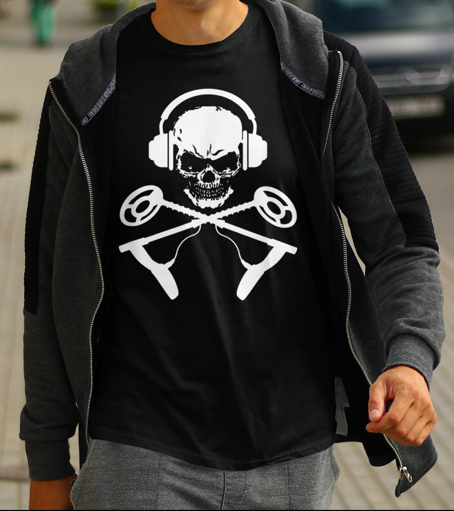 Skull Crossbones Headphones Metal Detecting T-Shirt