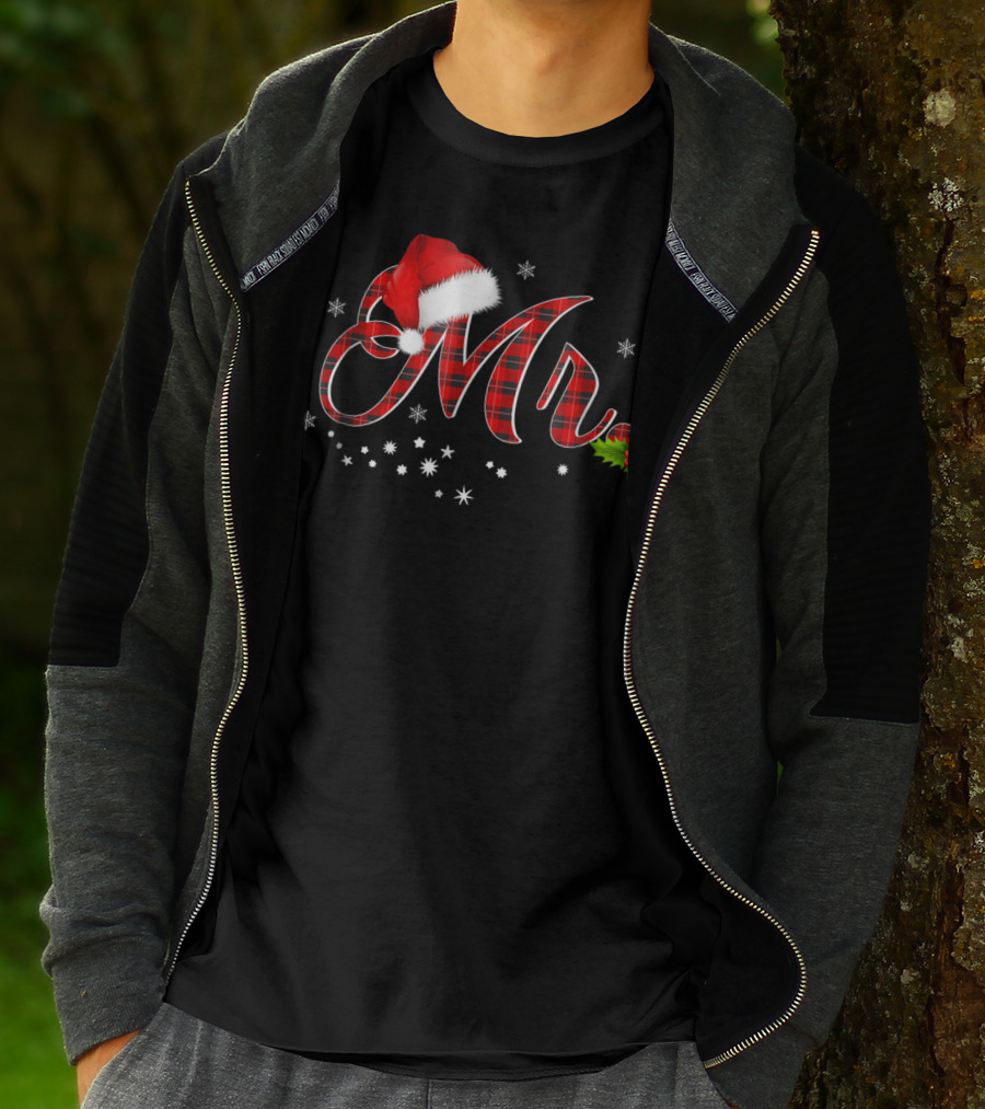 Mr Red Plaid Festive Santa Hat And Holly Matching T-Shirt
