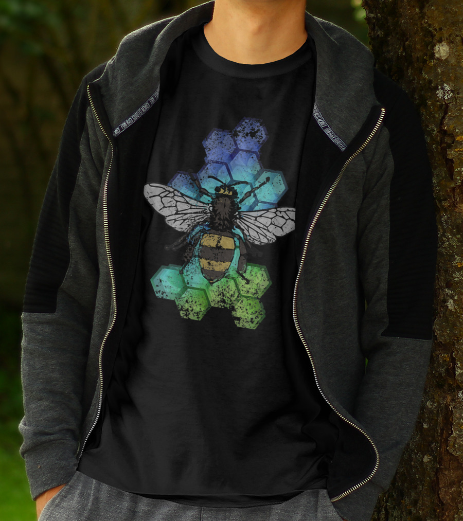 Honey Bee Beekeeping Vintage Naturalist Honeycomb Background T-Shirt