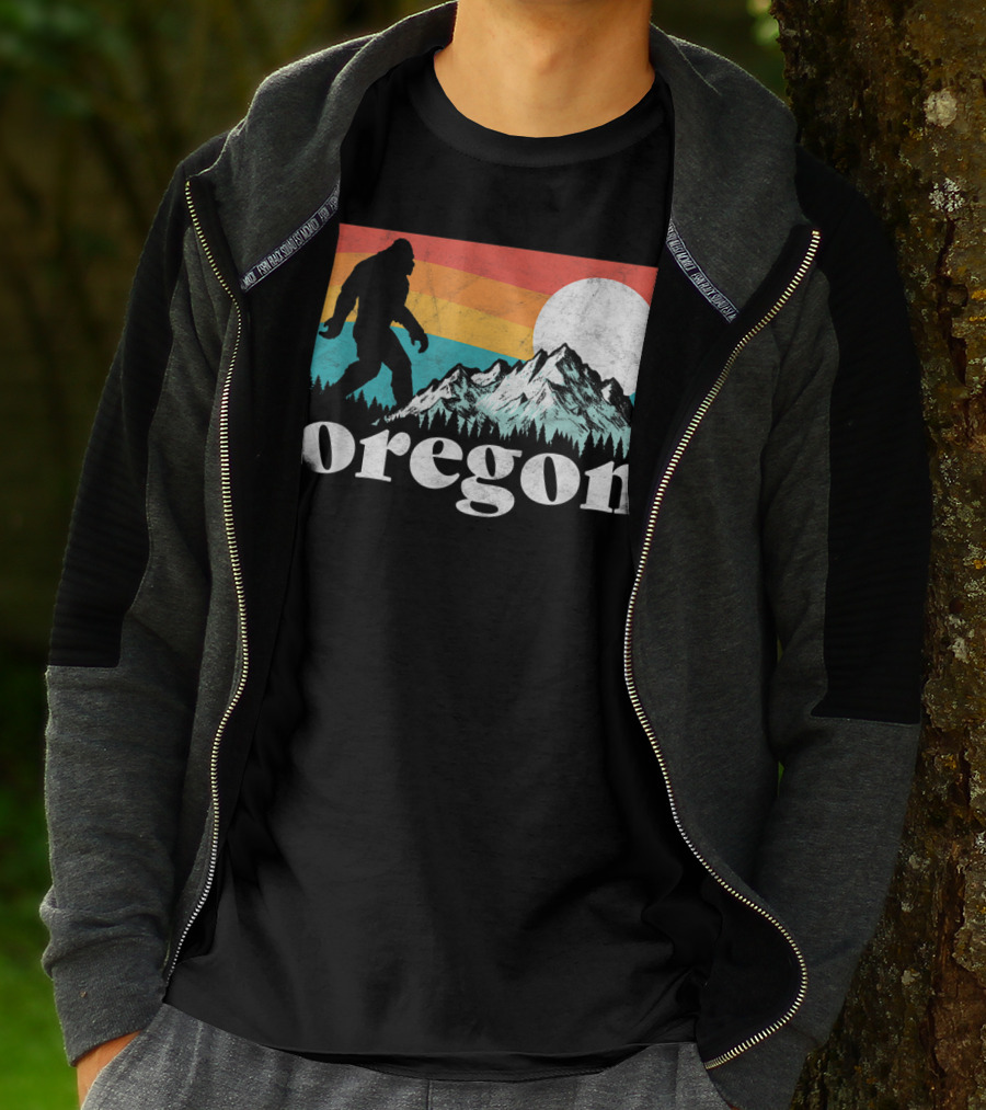 Bigfoot Oregon Mountains Retro Sunset T-Shirt