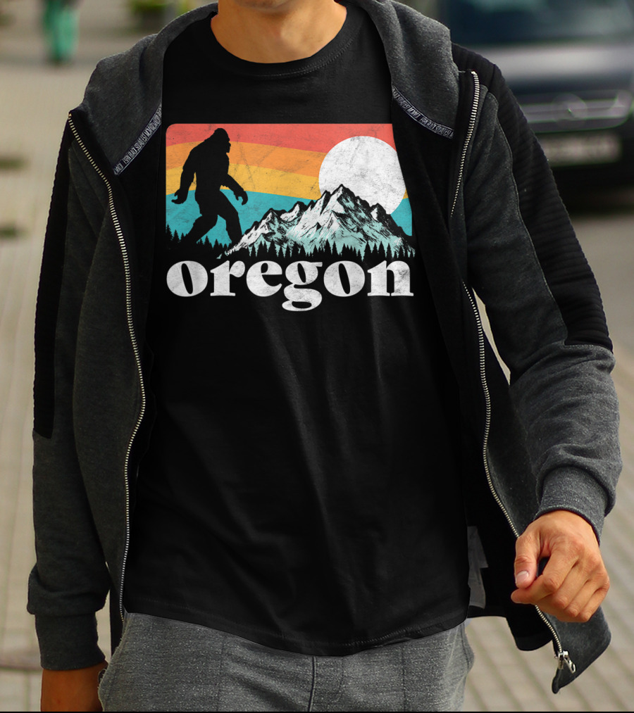 Bigfoot Oregon Mountains Retro Sunset T-Shirt