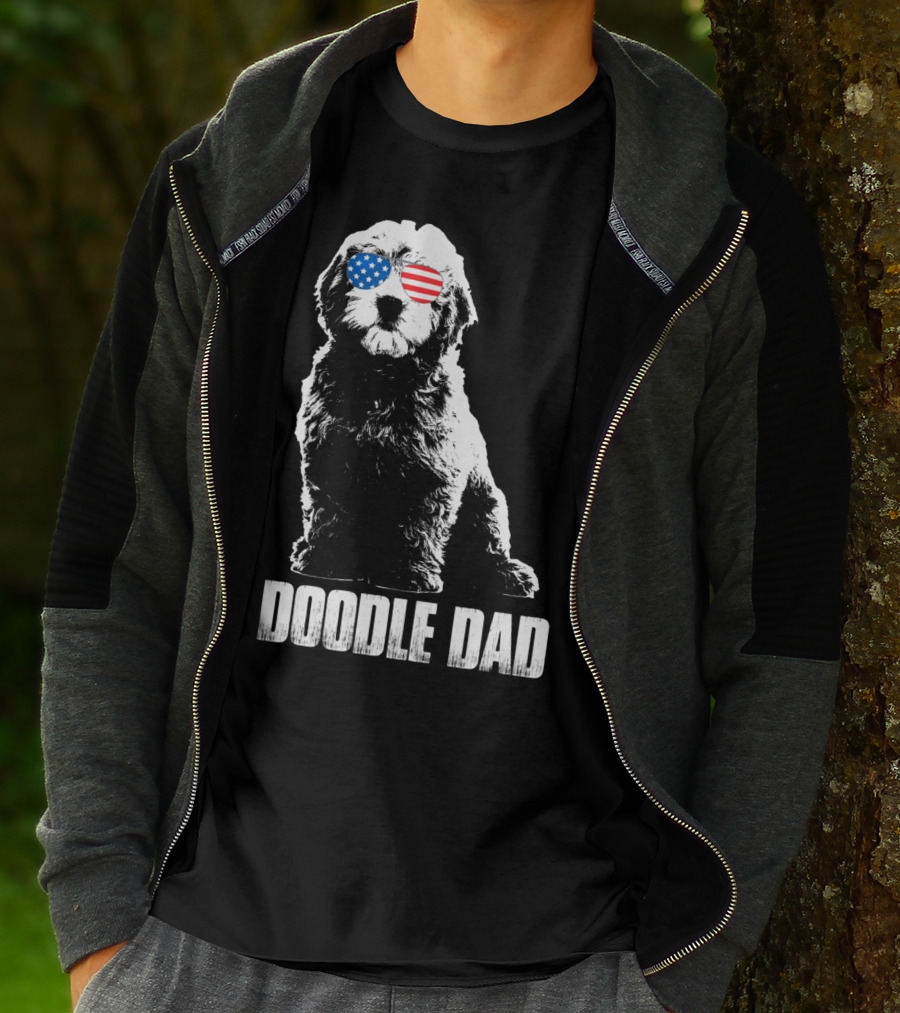 Doodle Dad Goldendoodle Vintage Patriotic American Flag Sunglasses T-Shirt