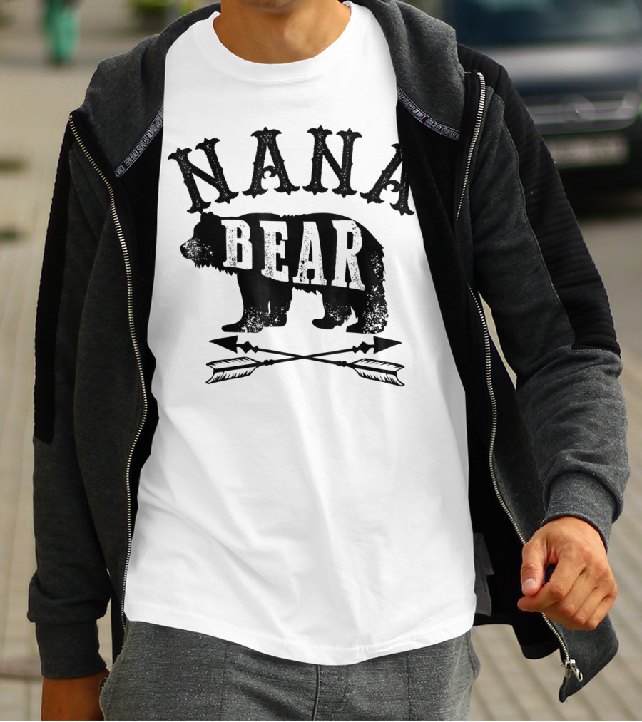 Nana Bear Grandmother Birthday Celebrations With Bear Silhouette And Arrows T-Shirt