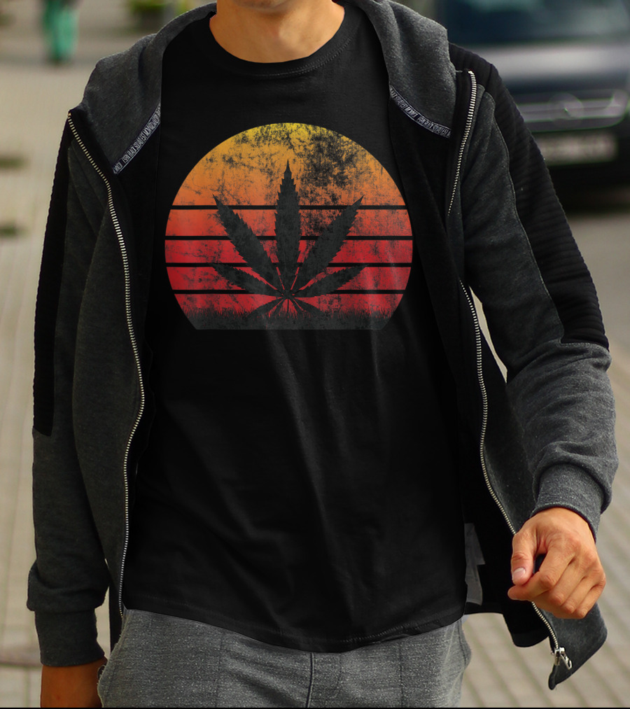 Sunset Grunge Cannabis Leaf Vintage Weed T-Shirt