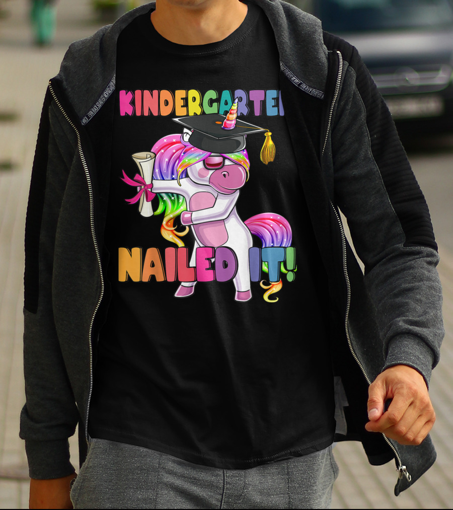 Kindergarten Nailed It Flossing Unicorn Graduation T-Shirt