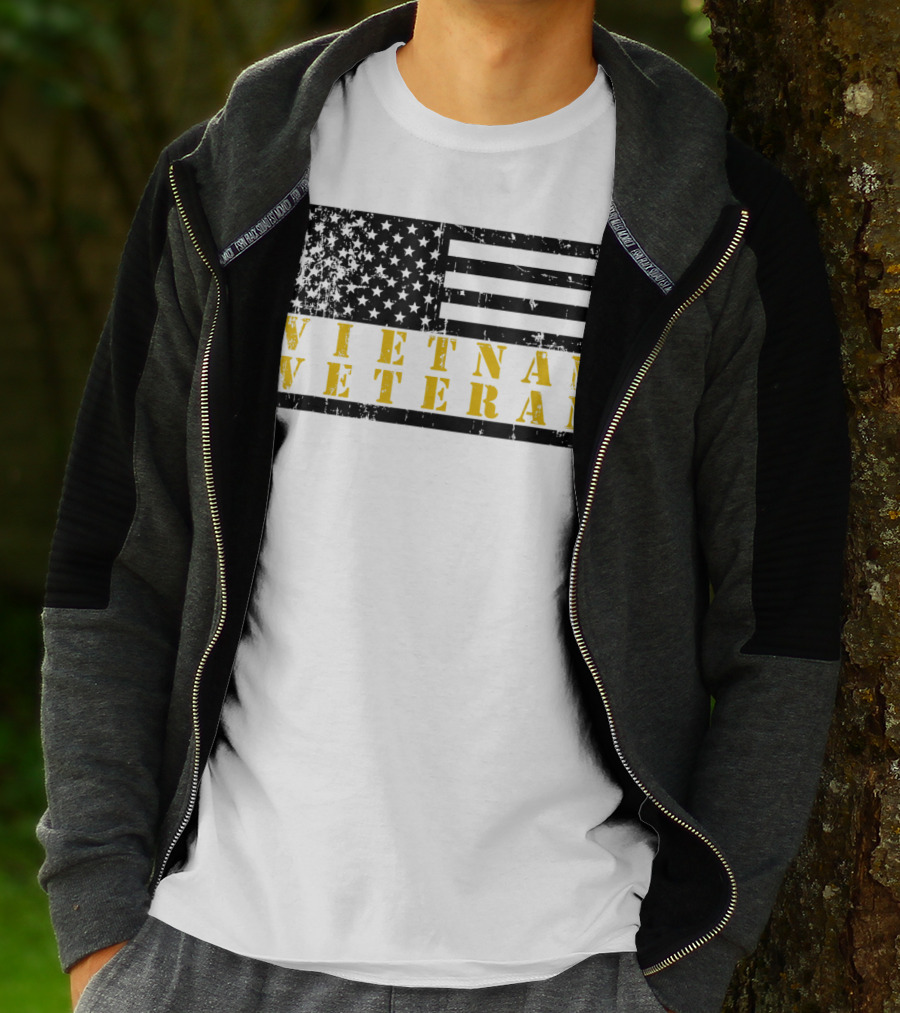 Vietnam Veteran Distressed Flag American T-Shirt
