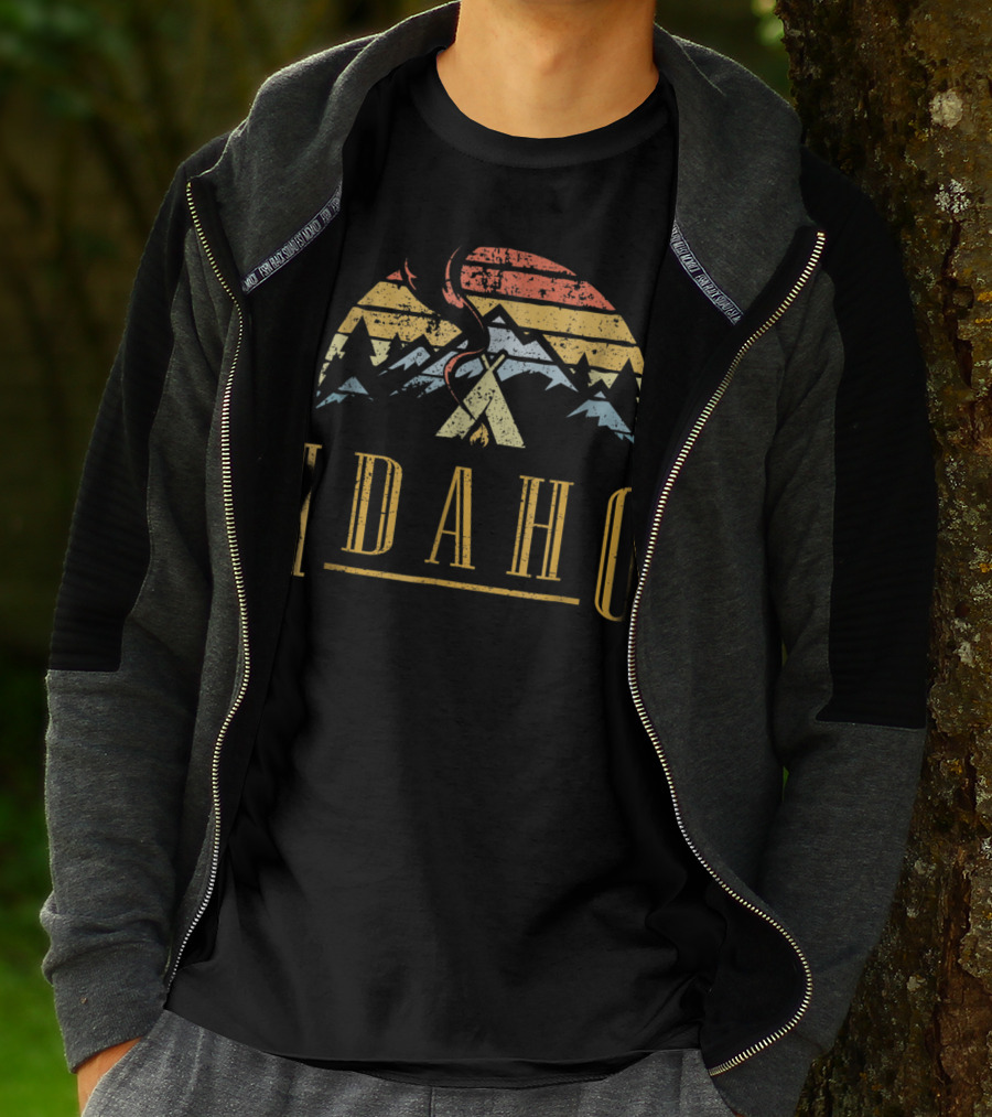 Idaho Vintage Mountains Campfire Retro Camping Scene T-Shirt