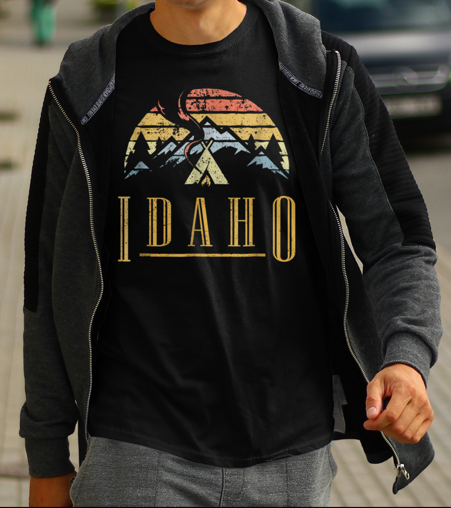Idaho Vintage Mountains Campfire Retro Camping Scene T-Shirt