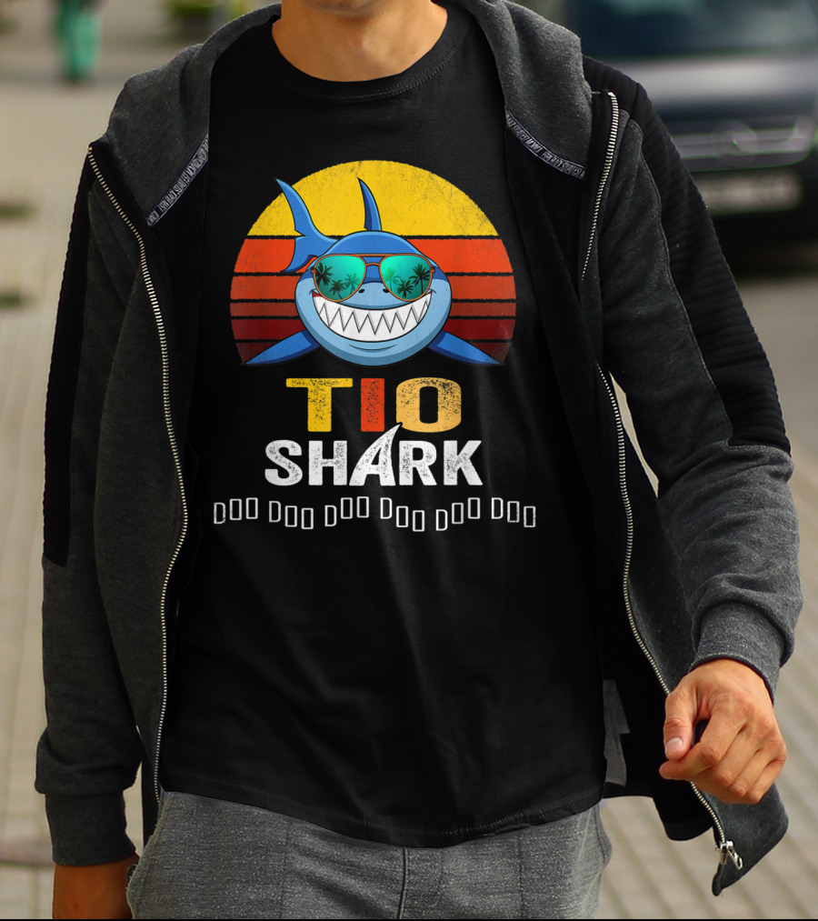 Tio Shark Retro Style Cool Sunglasses And Palm Trees T-Shirt