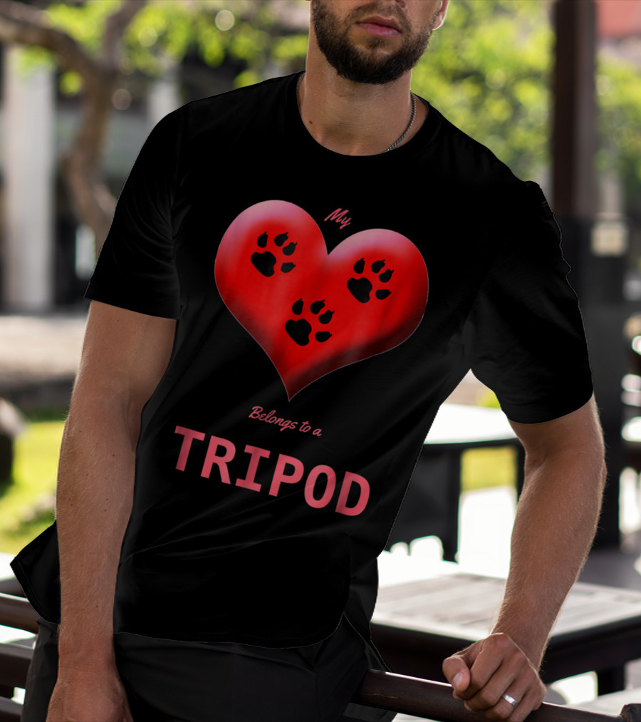 My Heart Belongs To A Tripod Dog 3 Legged Dog Cat Lovers T-Shirt