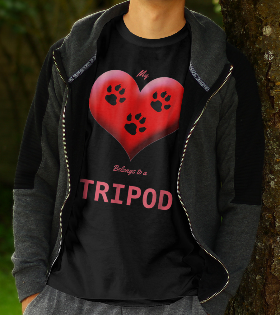My Heart Belongs To A Tripod Dog 3 Legged Dog Cat Lovers T-Shirt