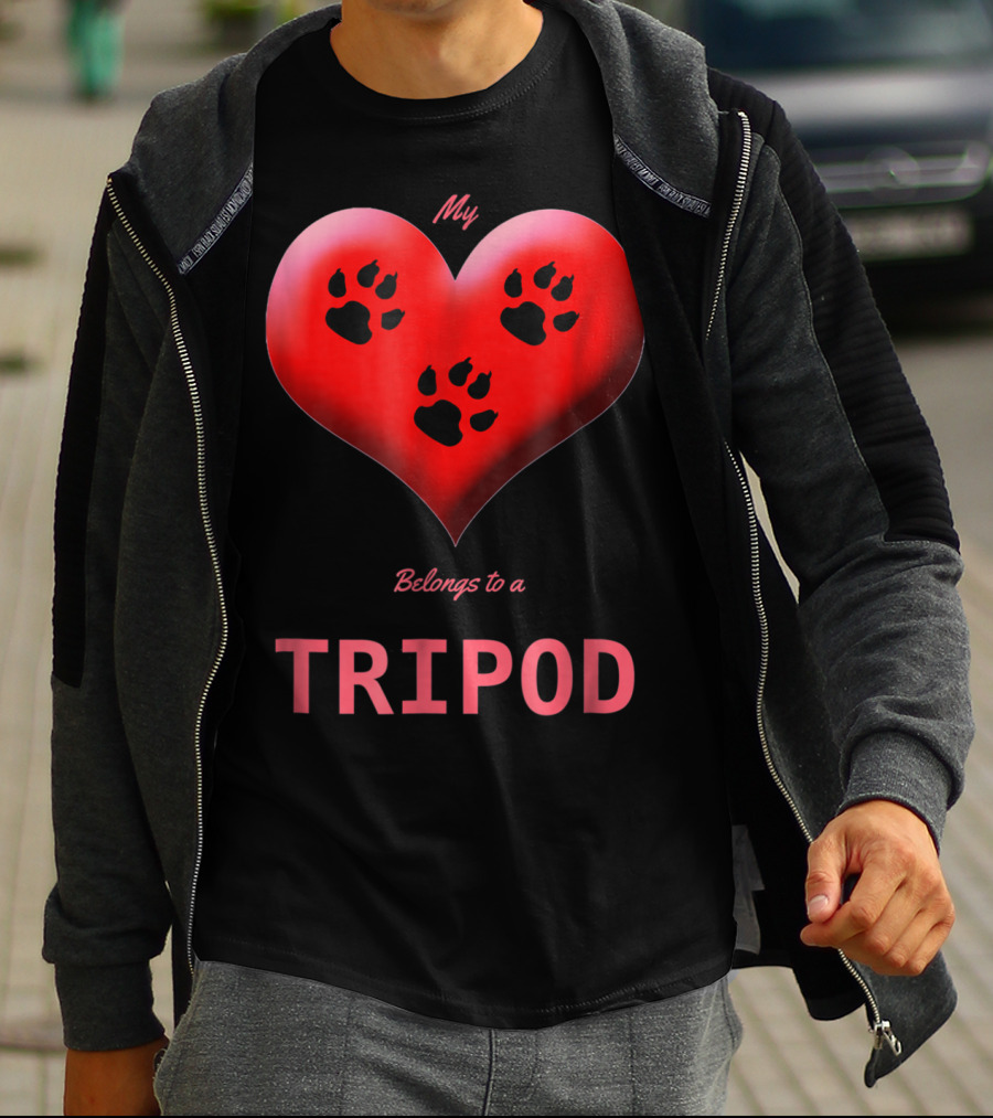 My Heart Belongs To A Tripod Dog 3 Legged Dog Cat Lovers T-Shirt