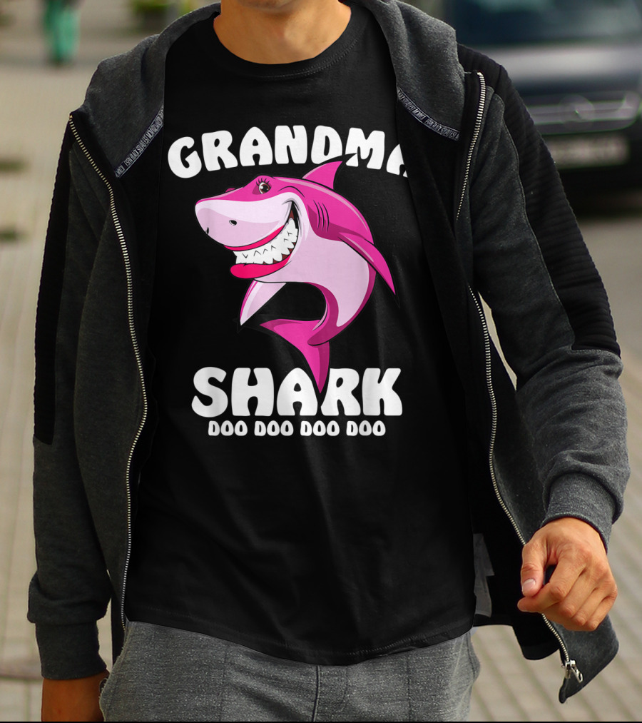 Grandma Shark Doo Doo Doo Doo Matching Family Shark T-Shirt
