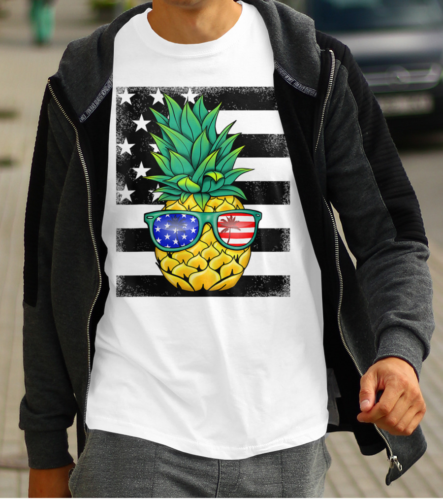 Hawaiian Pineapple With American Flag Sunglasses On Distressed Stars And Stripes Background T-Shirt
