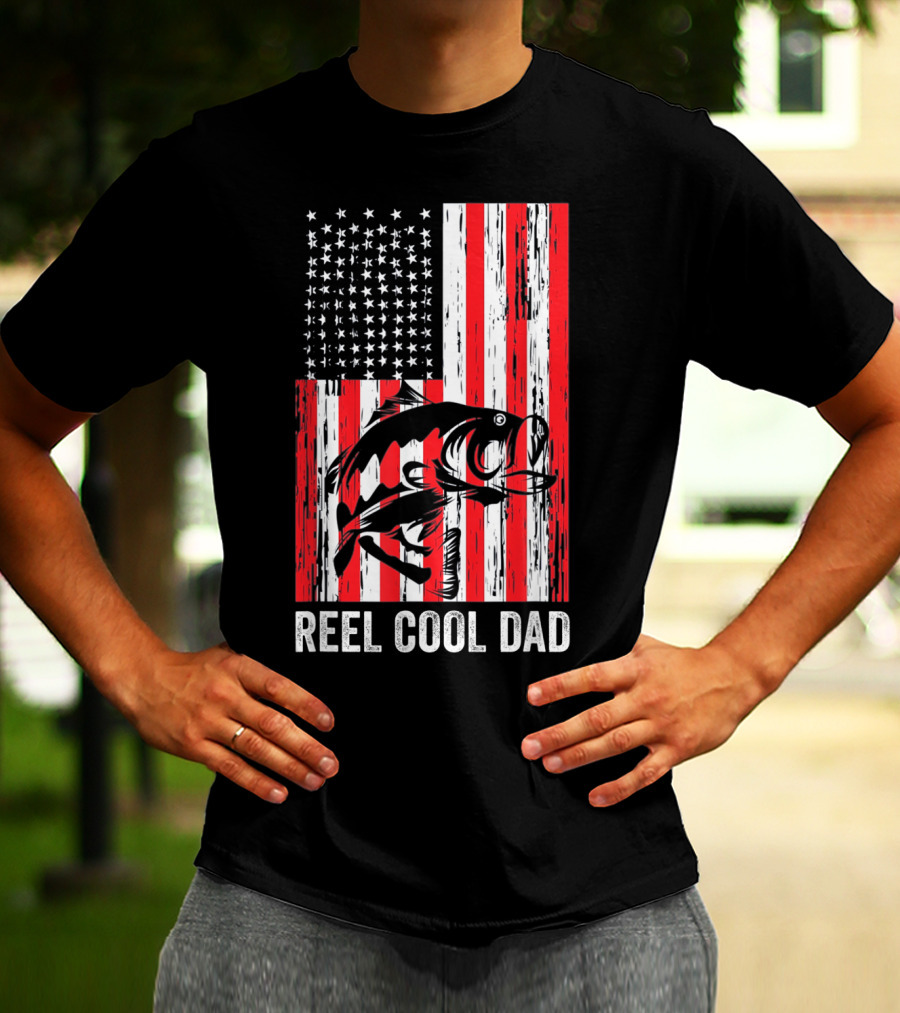 Reel Cool Dad Vintage Fisherman American Flag Father's Day T-Shirt