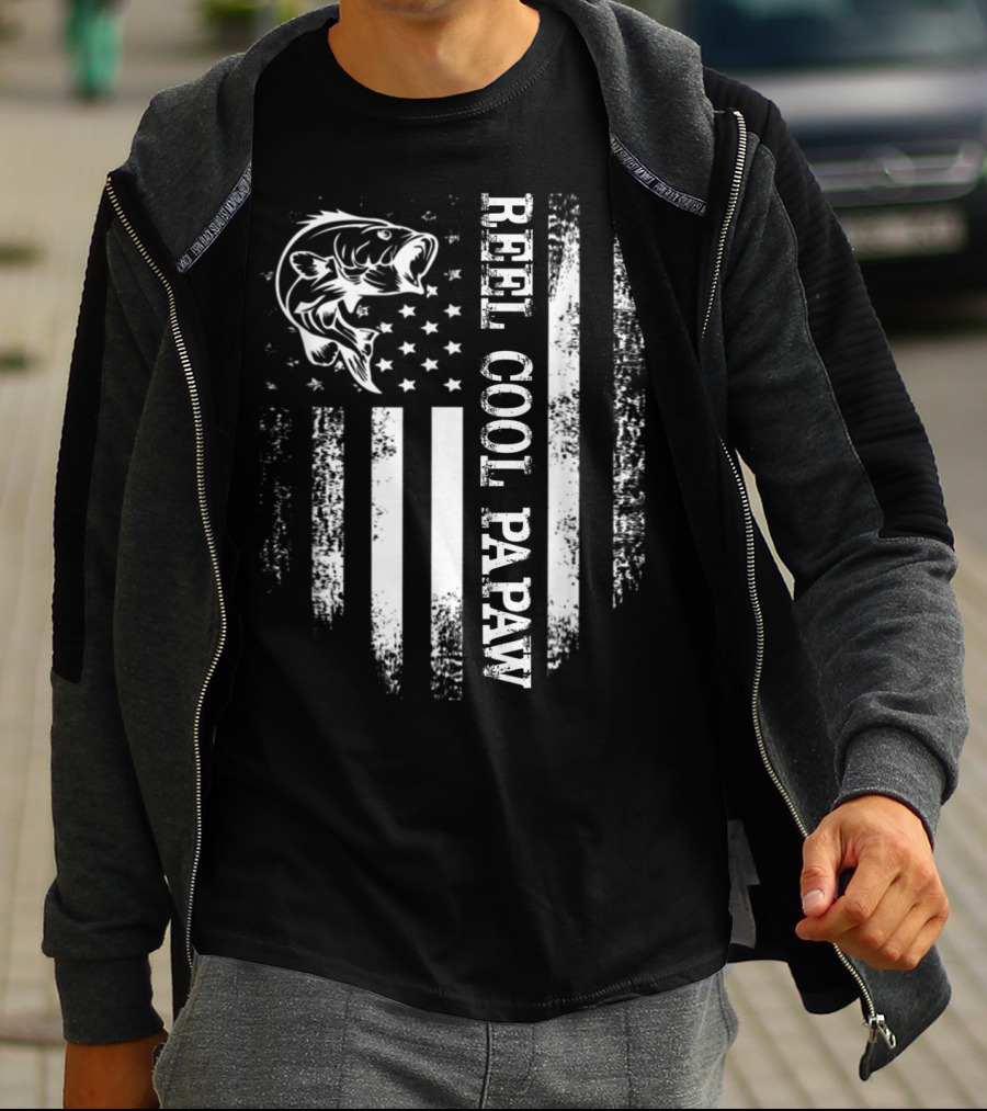 Reel Cool Papaw Fishing American Flag T-Shirt