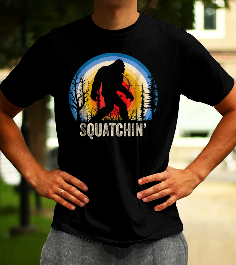 Squatchin Sasquatch Lover Vintage Sunset T-Shirt