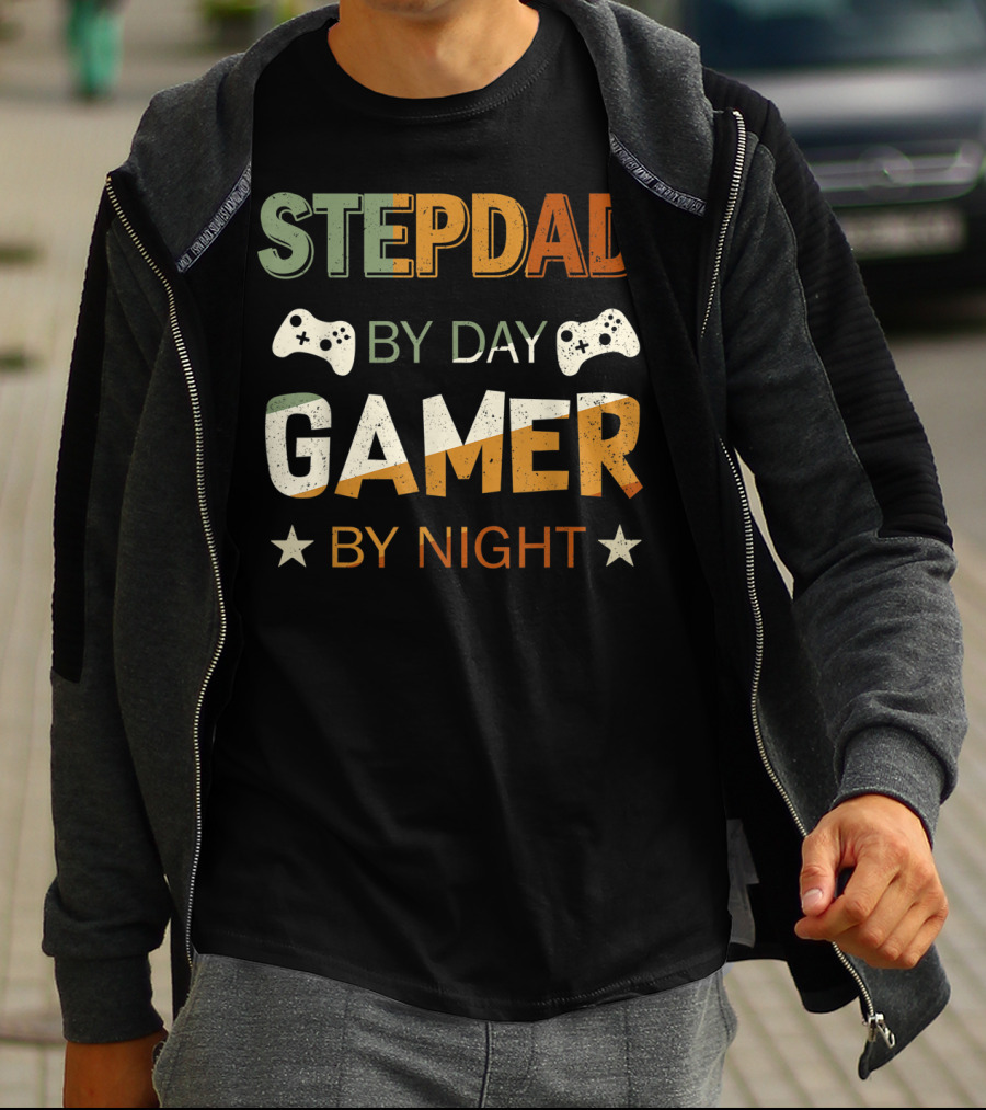 Stepdad By Day Gamer By Night Game Controller Stars T-Shirt