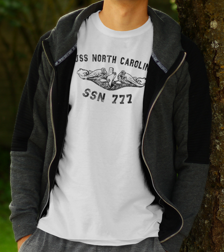 USS North Carolina SSN 777 Submarine Insignia Badge T-Shirt
