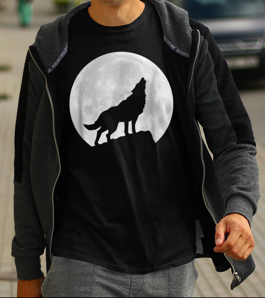 Wolf Howling At Full Moon Spirit Animal T-Shirt