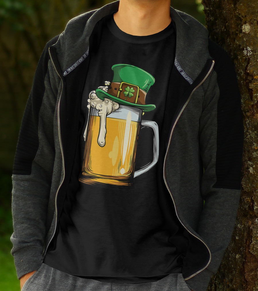 Leprechaun Hat Overflowing Beer Mug With Shamrock Foam T-Shirt