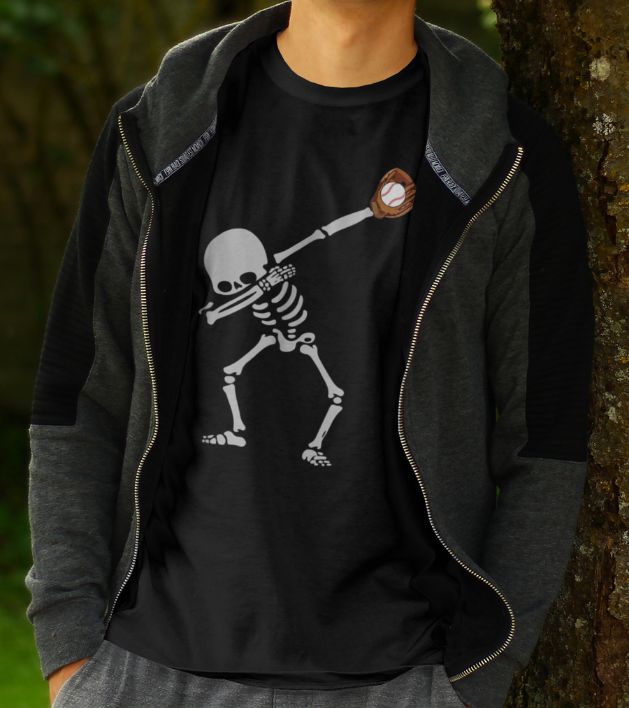 Dabbing Skeleton Catching Baseball Halloween T-Shirt
