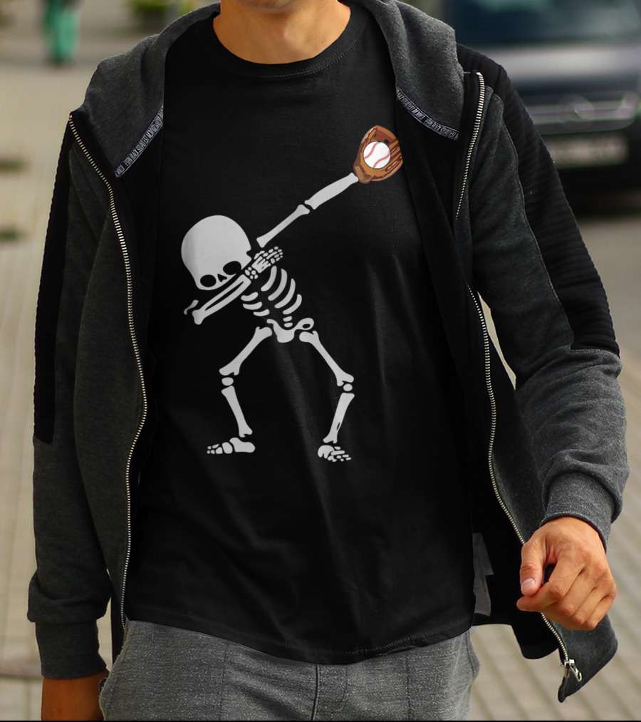 Dabbing Skeleton Catching Baseball Halloween T-Shirt