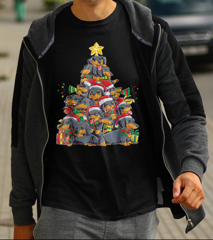 Dachshund Xmas Tree With Santa Hats And Gifts T-Shirt