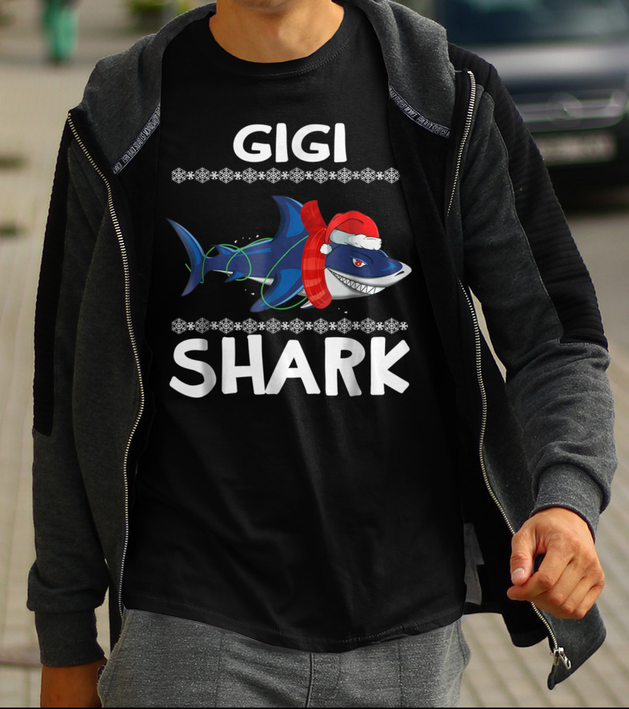 Gigi Shark Santa Hat Christmas Family Snowflakes T-Shirt