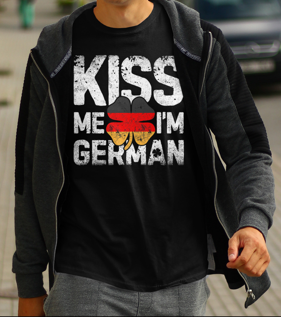 Kiss Me I'm German Germany St Patricks Day Shamrock T-Shirt