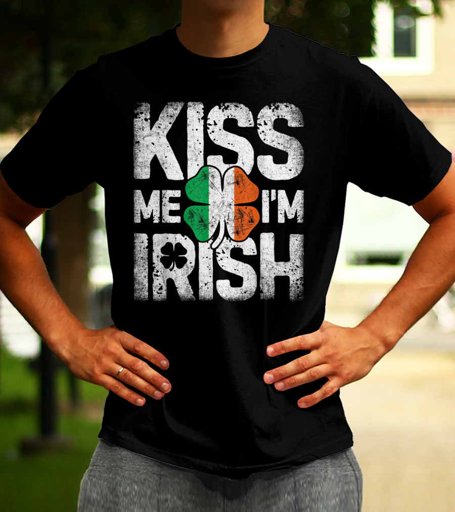 Kiss Me I'm Irish St Patricks Day Men Ireland Shamrock Black T-Shirt