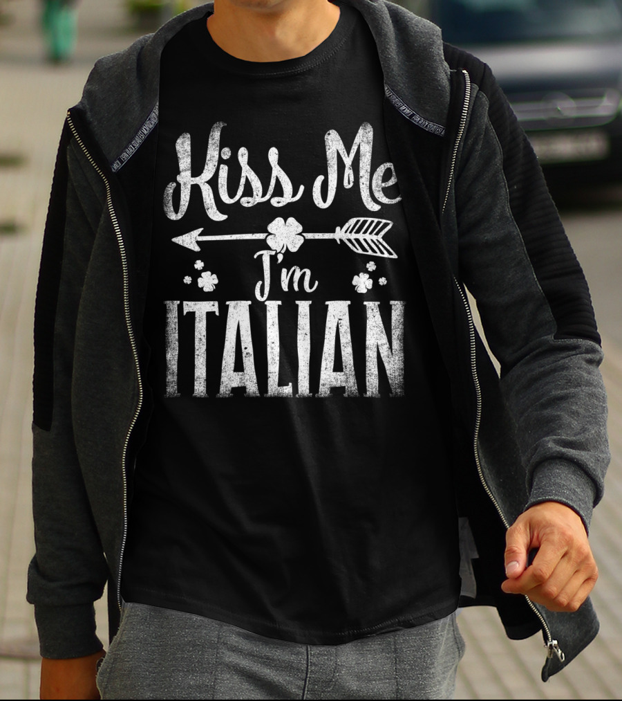 Kiss Me I'm Italian Arrow And Clover T-Shirt