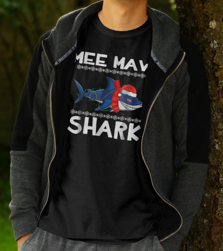 Mee Maw Shark Ugly Christmas Family Santa Hat Lights Snowflakes T-Shirt