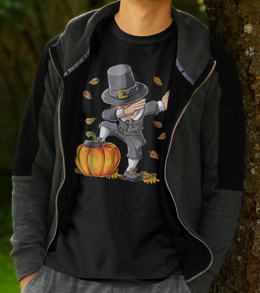 Thanksgiving Pilgrim Dabbing Kid With Pumpkin And Autumn Leaves T-Shirt