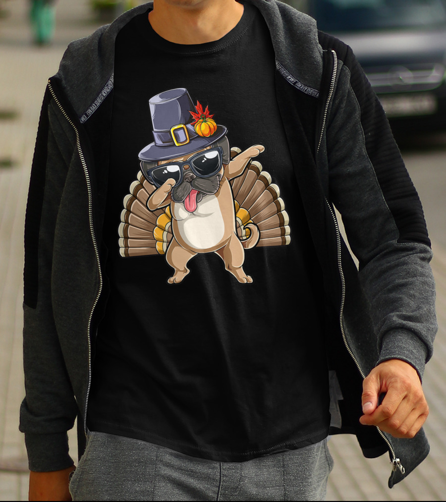 Happy Thanksgiving Pilgrim Hat Dabbing Pug With Turkey Tail T-Shirt
