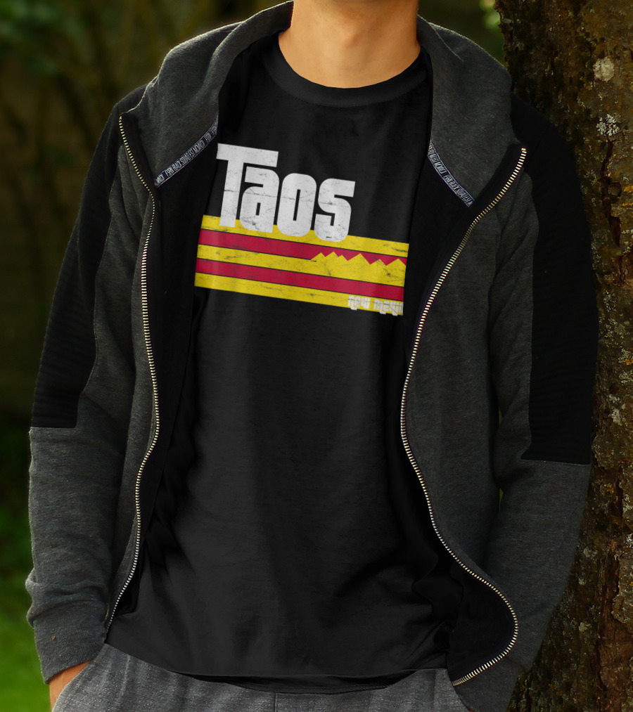 Taos New Mexico Vintage Mountain Stripes Skiing Hiking T-Shirt