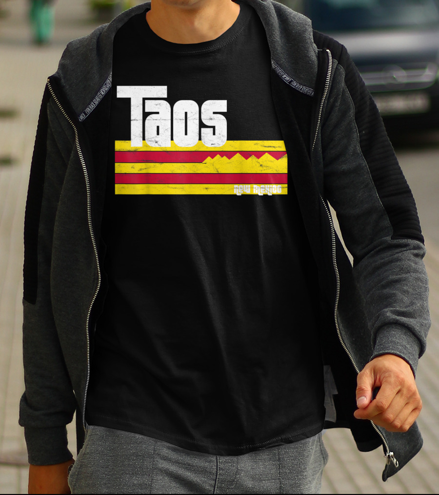 Taos New Mexico Vintage Mountain Stripes Skiing Hiking T-Shirt