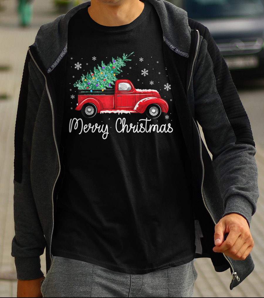 Vintage Red Truck With Christmas Tree And Merry Christmas Snowflakes T-Shirt