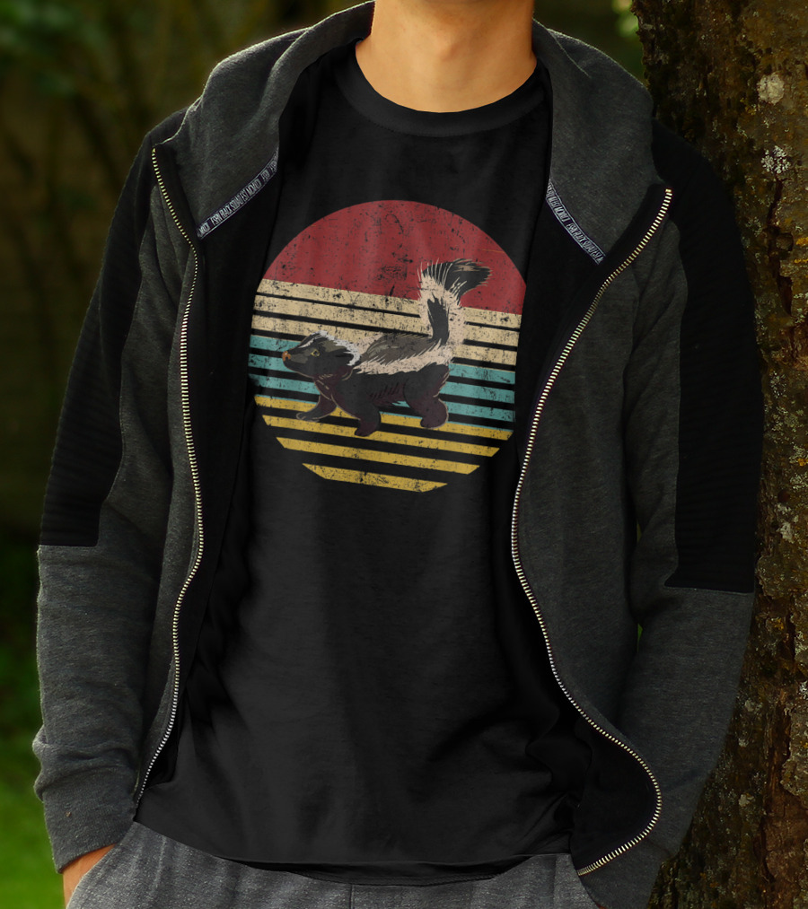 Retro Striped Sunset With Vintage Skunk Lovers T-Shirt