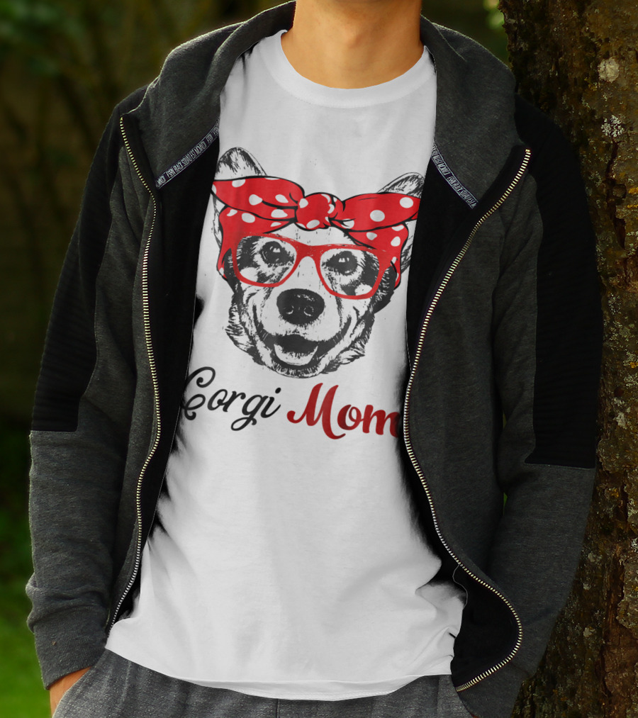 Corgi Mom Funny Hanging With Corgi T-Shirt