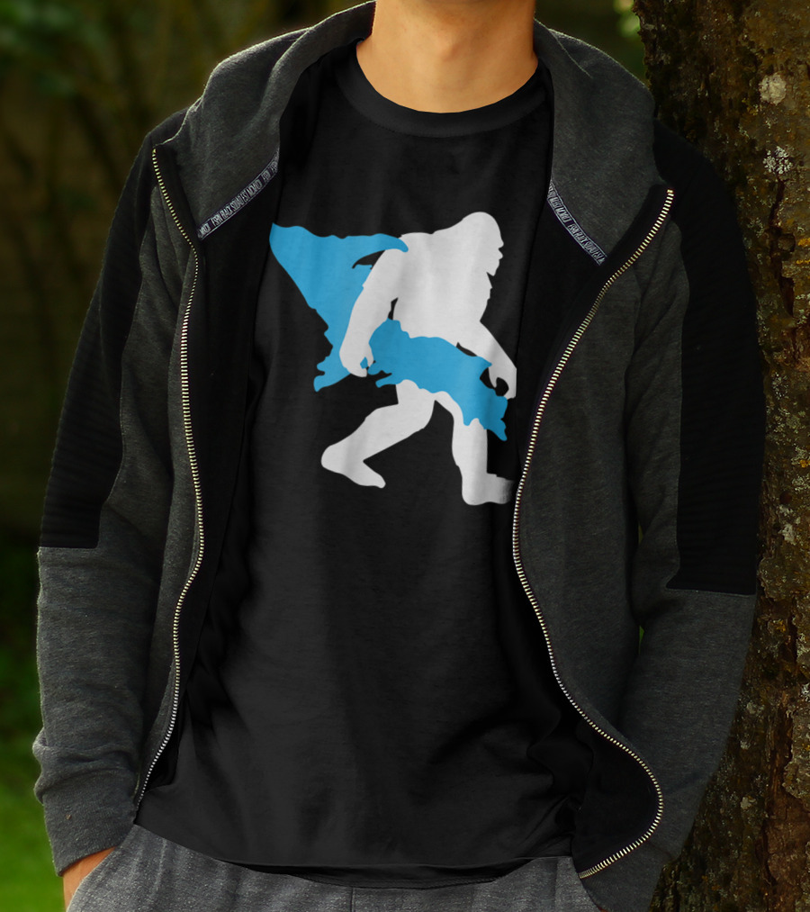 Bigfoot Upper Peninsula Funny Sasquatch UP Michigan Map T-Shirt