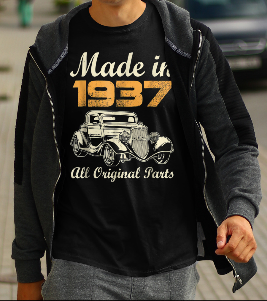 Made In 1937 All Original Parts Vintage Car 82nd Birthday T-Shirt