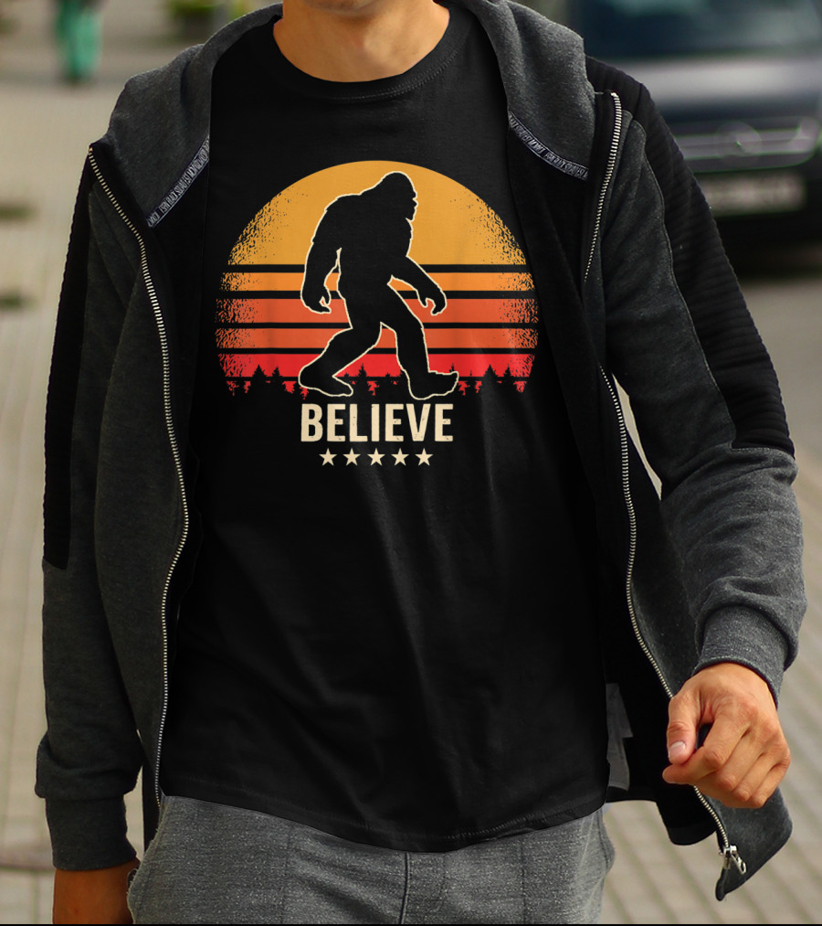 Believe Sunset Bigfoot Silhouette Retro Stars Forest T-Shirt